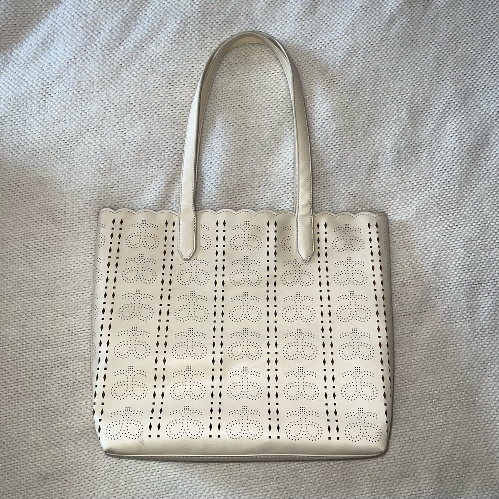 Arbonne off white faux leather tote
